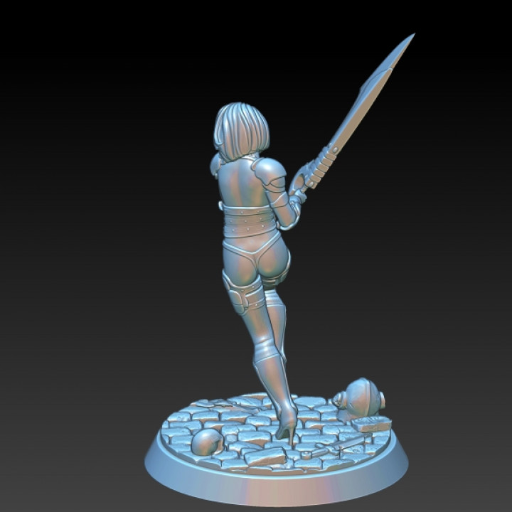 FEMALE WARRIOR- DAVA - MINIATURE 32 AND 75 MM SCALE