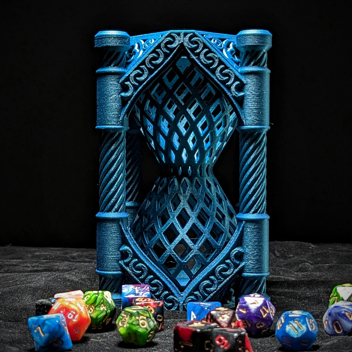 3D Printable Gothic Hourglass and Case by Clockspring