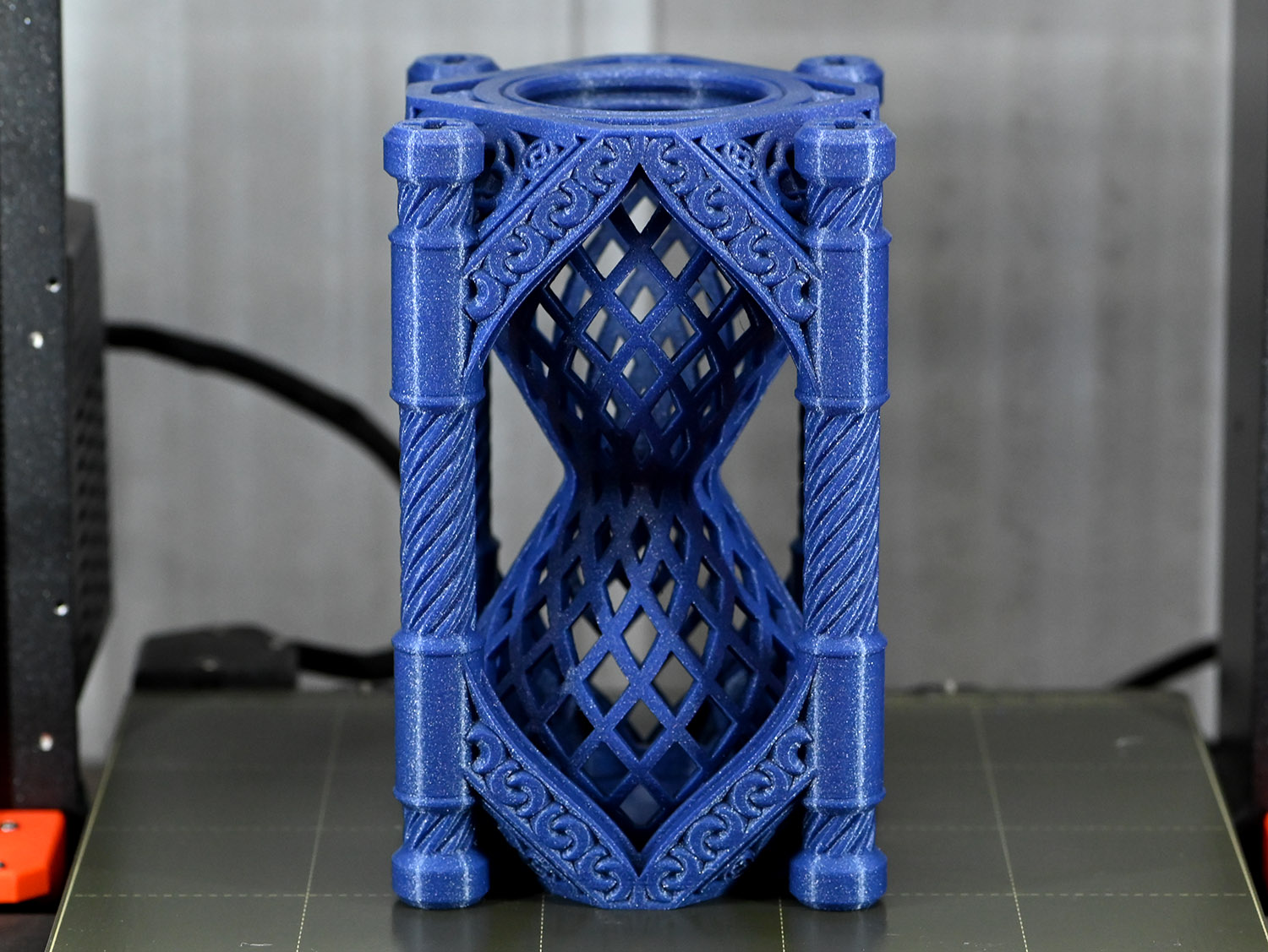 3D Printable Gothic Hourglass and Case by Clockspring