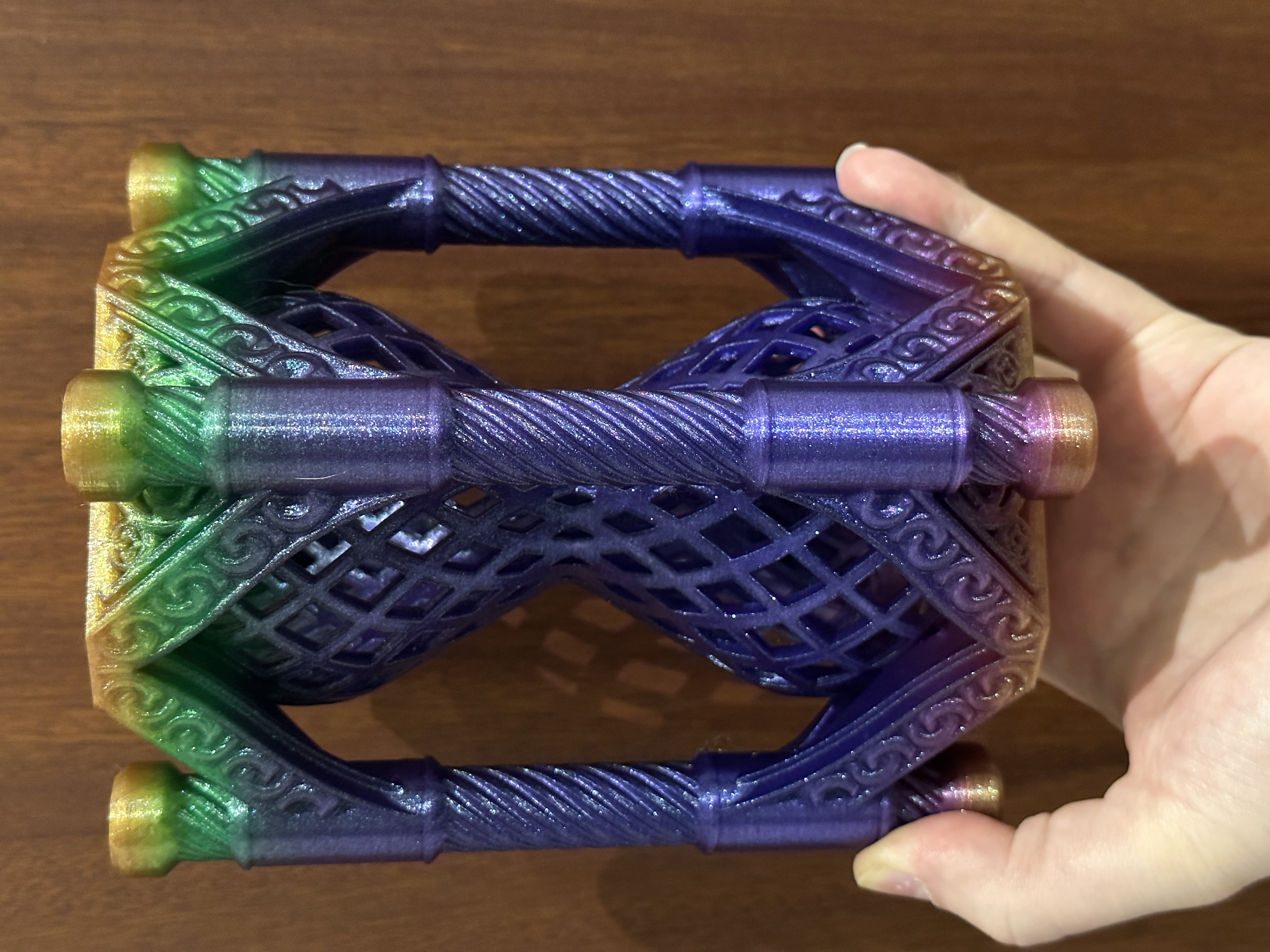 3D Printable Gothic Hourglass and Case by Clockspring