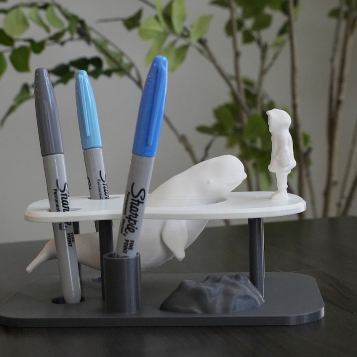 Beluga and Eskimo pen holder