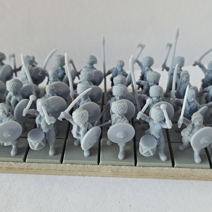 Slavia Halfling Braves miniatures (32mm, modular)