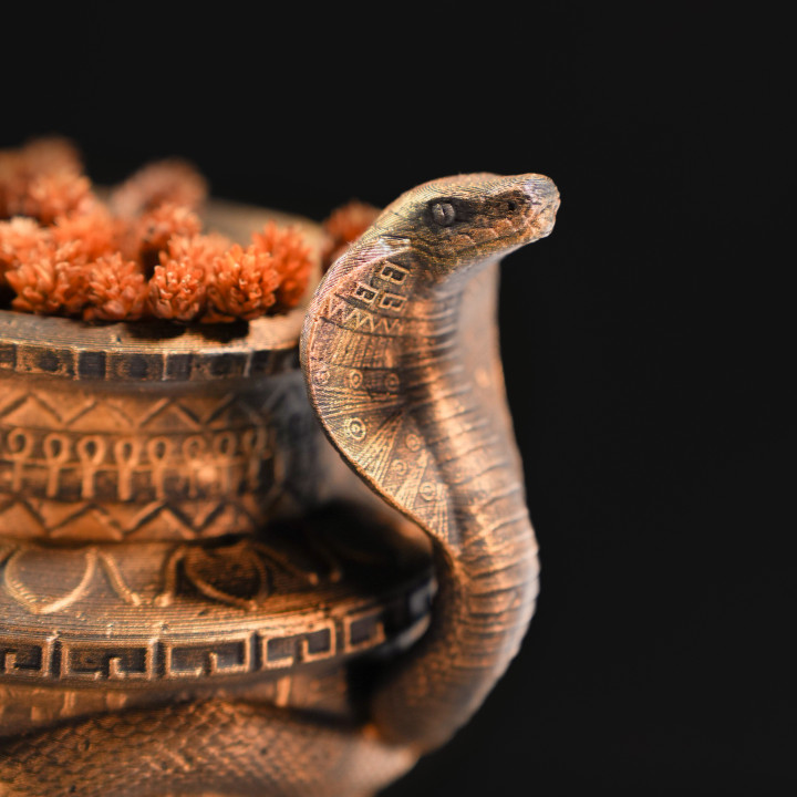 True Cobra Egyptian Vase image