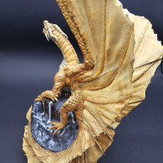 Ancient Golden Dragon - Aurestia