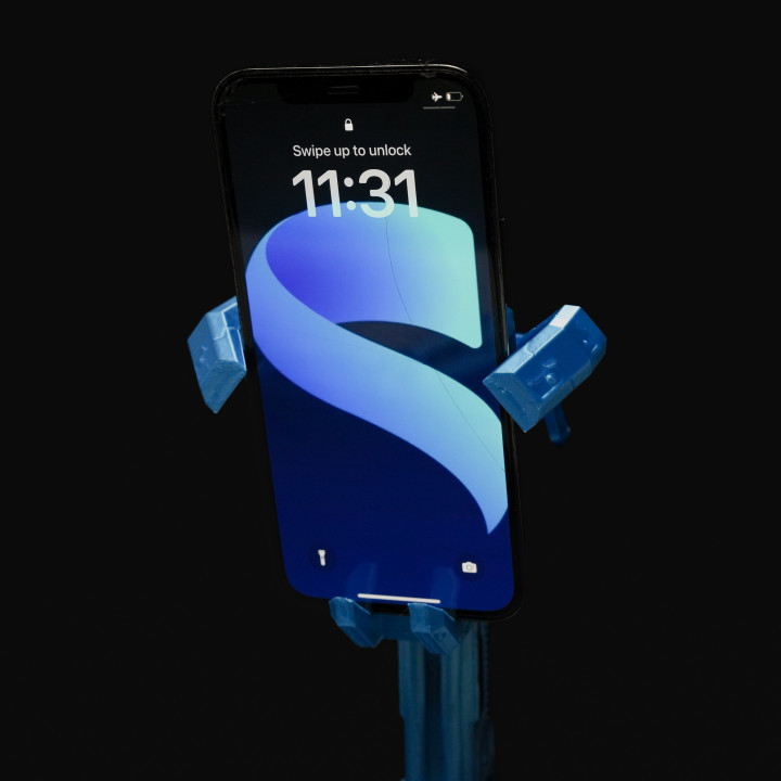 Robot Claw Phone Holder image