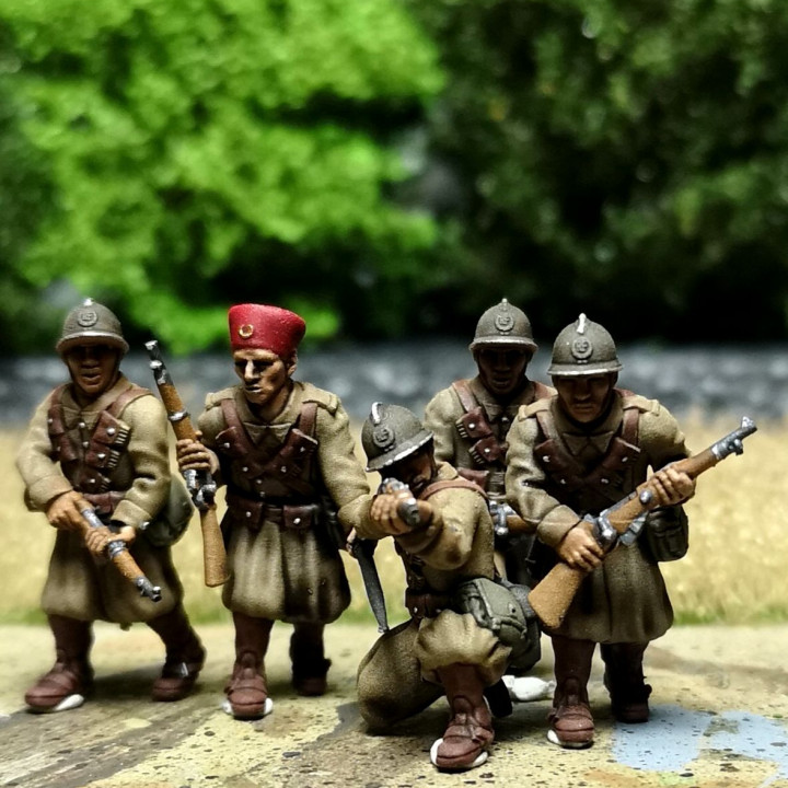 28mm French dismounted cavalry (Spahis) combat group 1 image