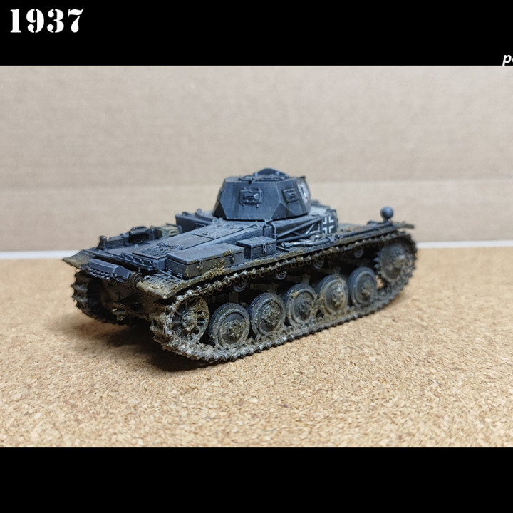 Panzer II B 1937- great historical accuracy and optional stowage, 3 different variation in this pack image