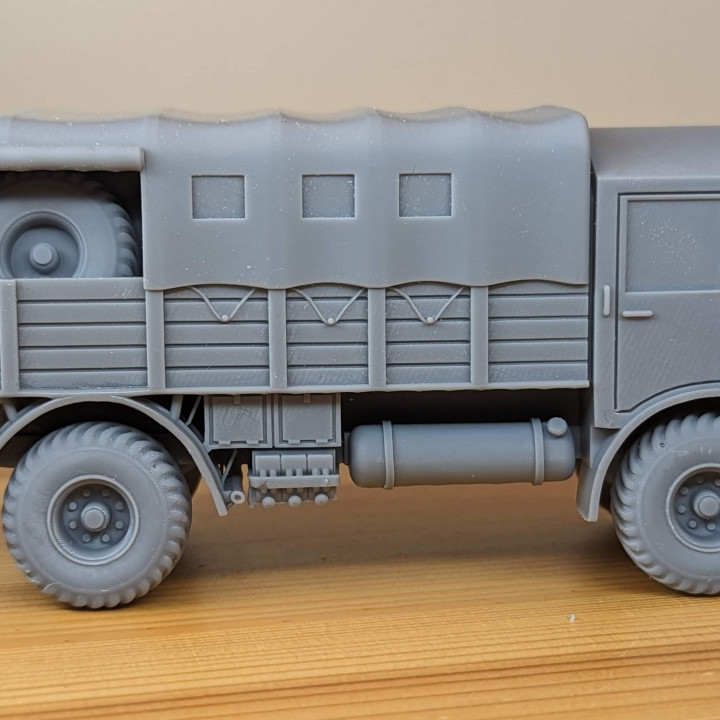 AEC Matador 4x4 artillery tractor (UK, WW2)