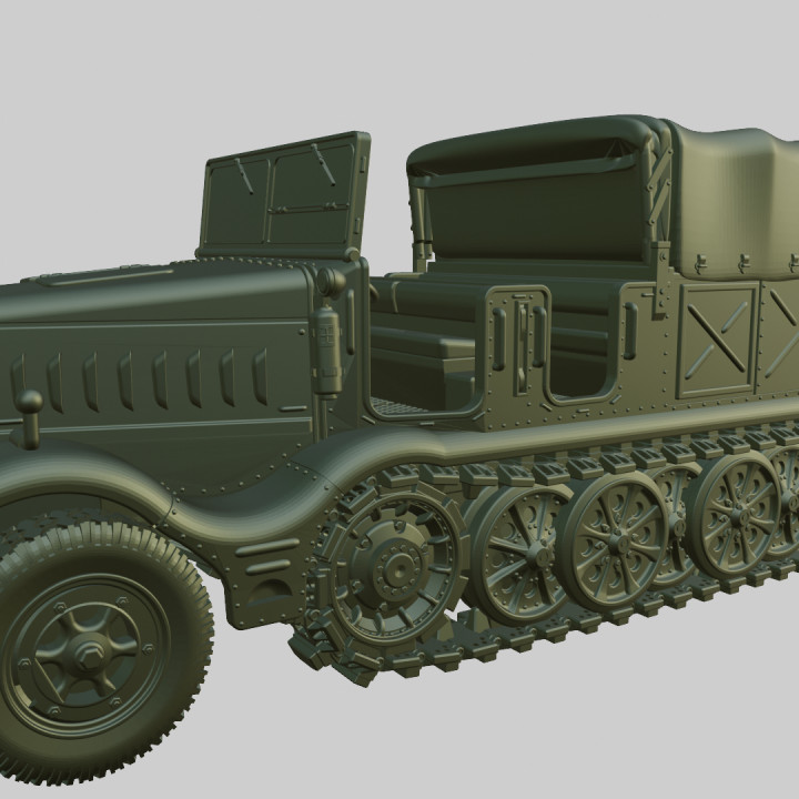 Half-track Artillery Tractor Sd.Kfz.9 - Famo + Crewmen (Germany, WW2) image