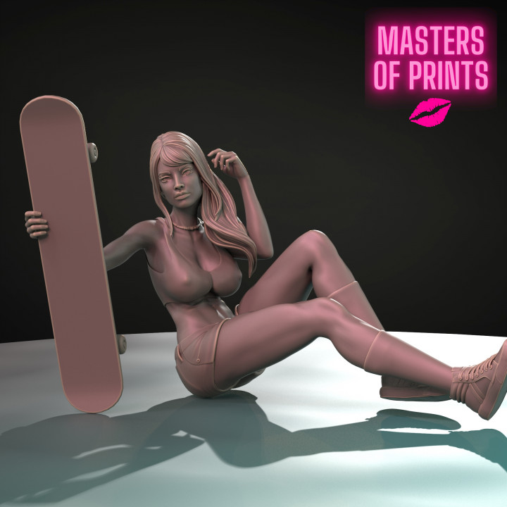 SKATE GIRL - LACEY - SFW AND NSFW - EROTIC MINIATURE 75 MM SCALE