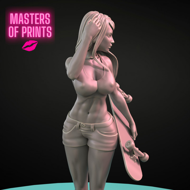 SKATE GIRL - LACEY - SFW AND NSFW - EROTIC MINIATURE 75 MM SCALE