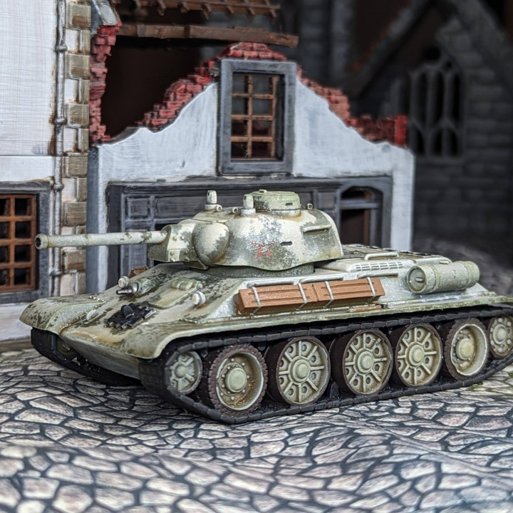 T-34/76 Tank (model 1941 + model 1943) (USSR, WW2) image