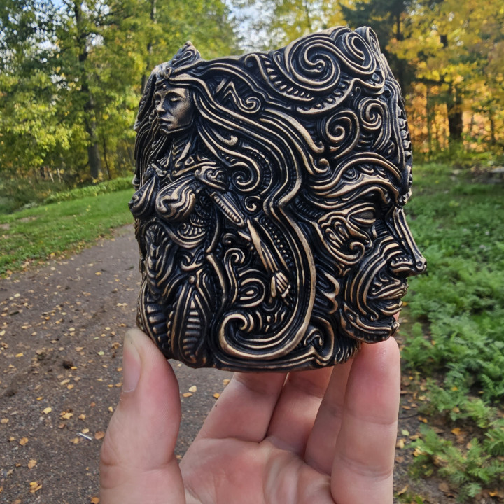 ornate pen holder4