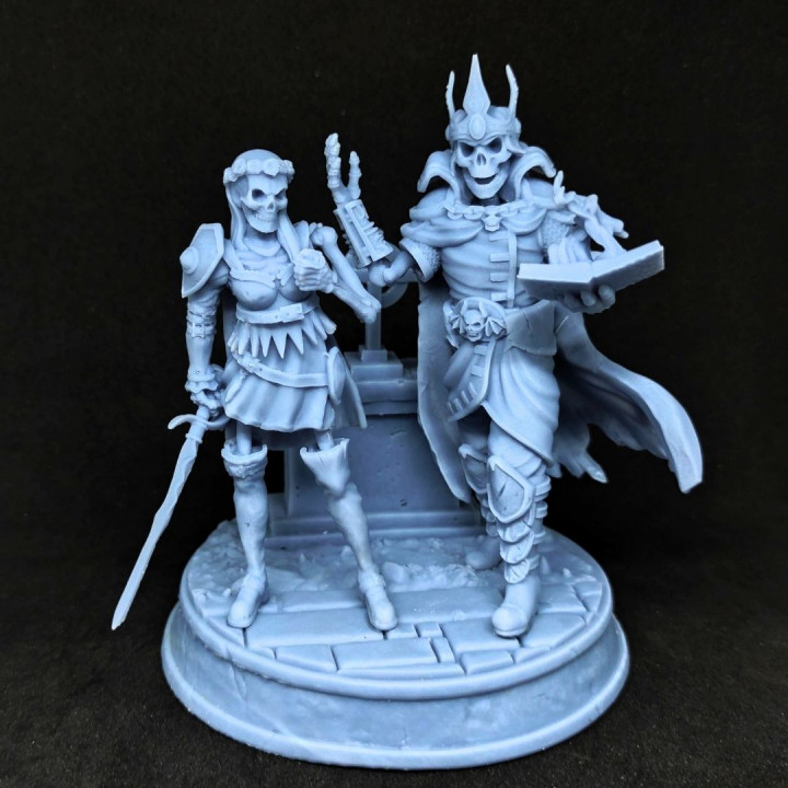 Love Beyond Death: Damsel and Lich Diorama (32/75mm) image