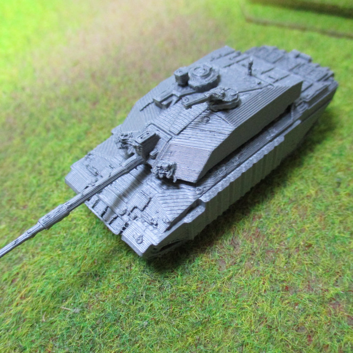 MG144-UK11A Challenger 2 DL2A