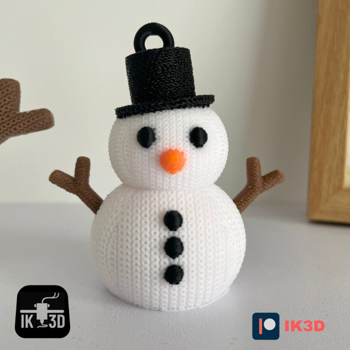 KNITTED SNOWMAN FIGURINE AND ORNAMENT - MULTIPARTS image