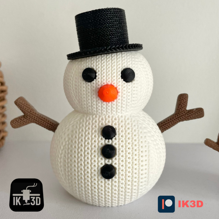 KNITTED SNOWMAN FIGURINE AND ORNAMENT - MULTIPARTS image