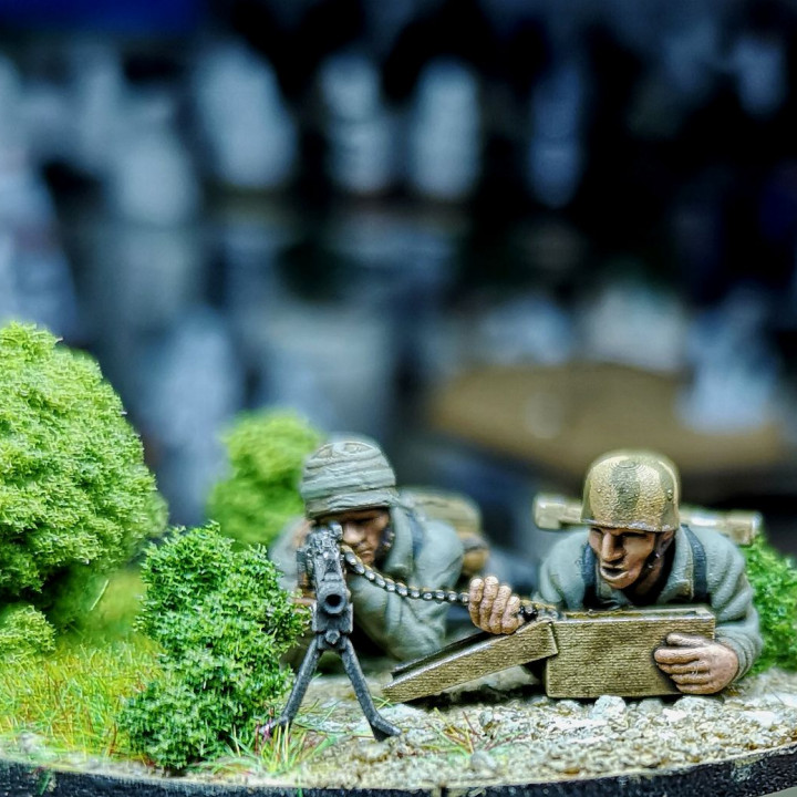 28mm German Fallschirmjager LMG 42 Team 3