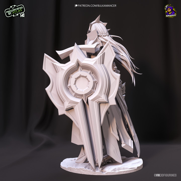 Eclipse Champion | 241mm