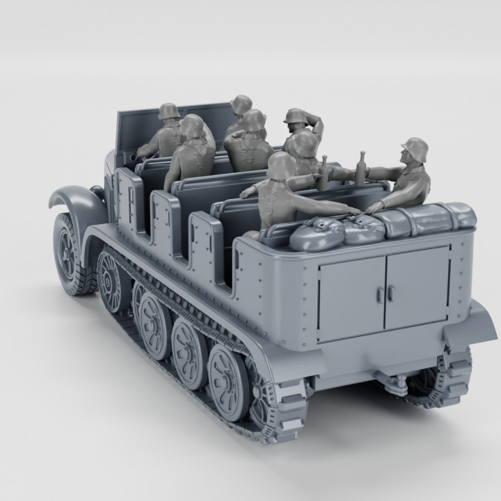 Half-track Sd.Kfz.6 Zugkraftwagen 5t + Crewmen (Germany, WW2) image