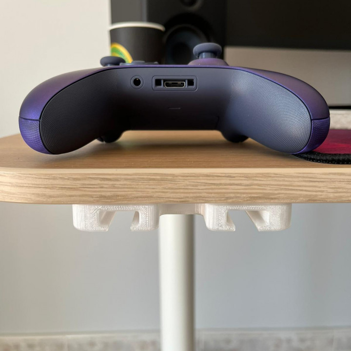 3D Printable XBOX CONTROLLER HOLDER by Ciro