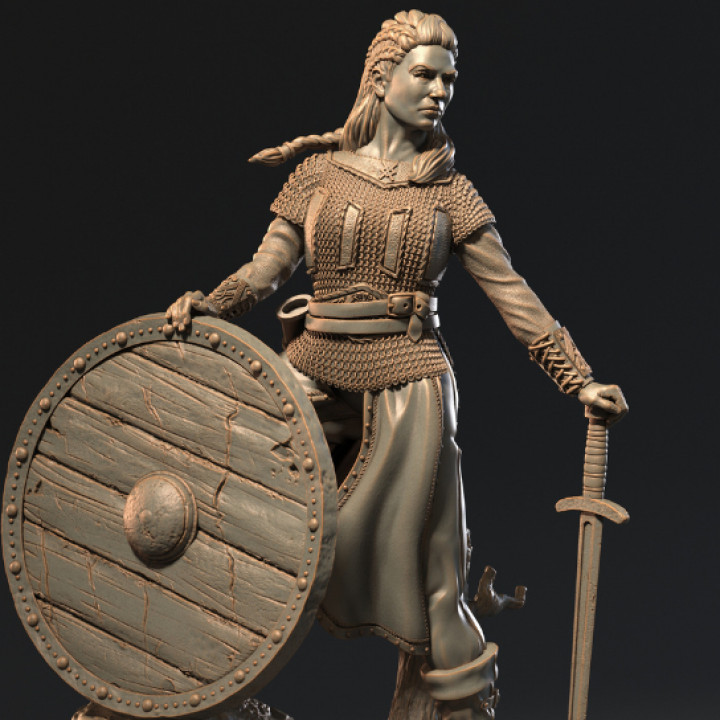 SHIELD MAIDEN: VIKING FEMALE WARRIOR 75MM / 32MM