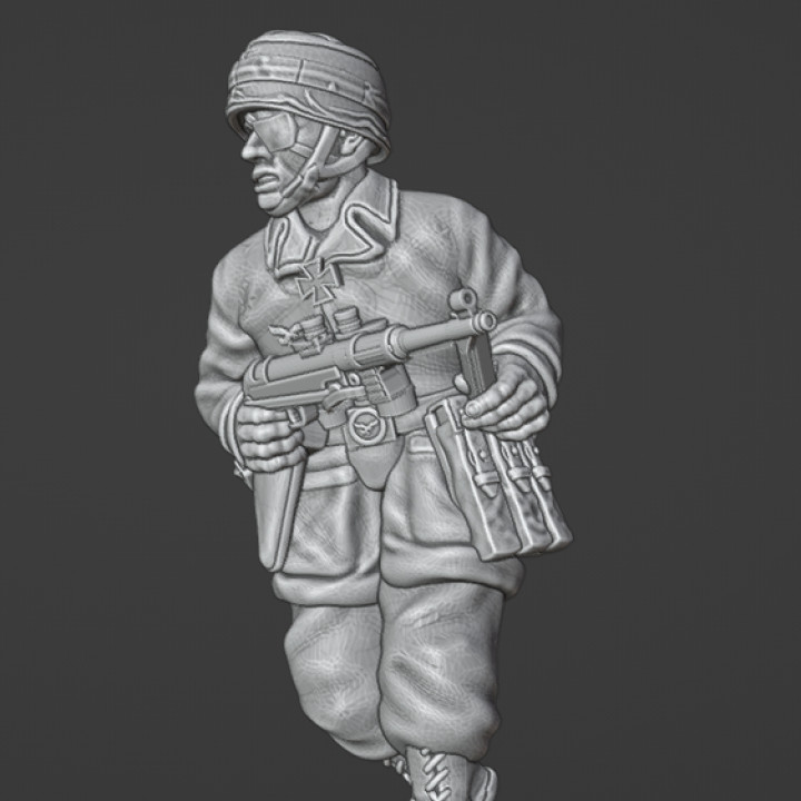 28mm German paratrooper officer SMG (MP40)