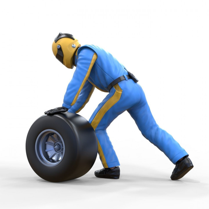 N3 Pit crew with tire 3D print model image
