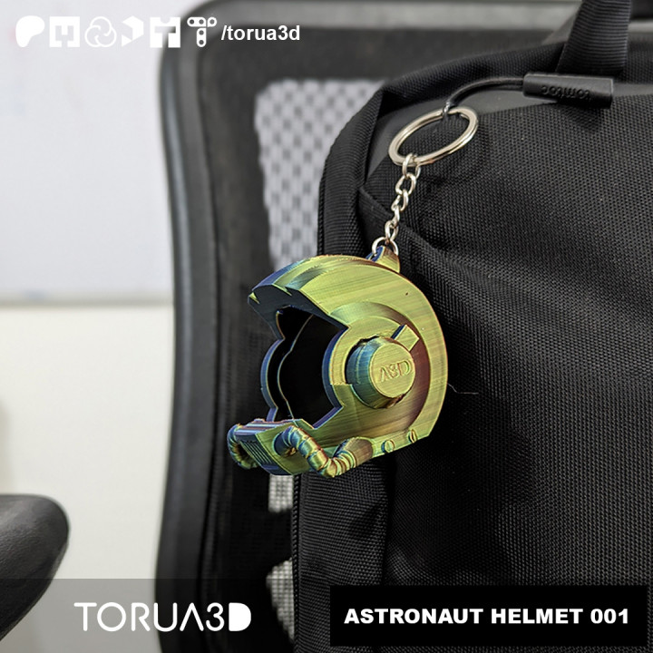 Astronaut Helmet keychain 001 - Print in place - STL file image