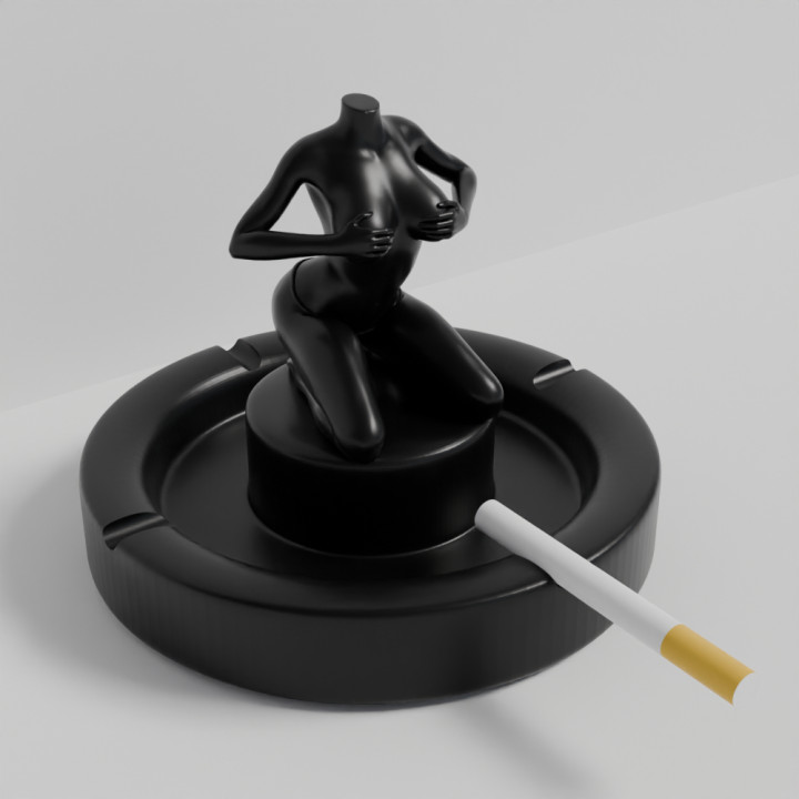 Ashtray with a feminine figure 02