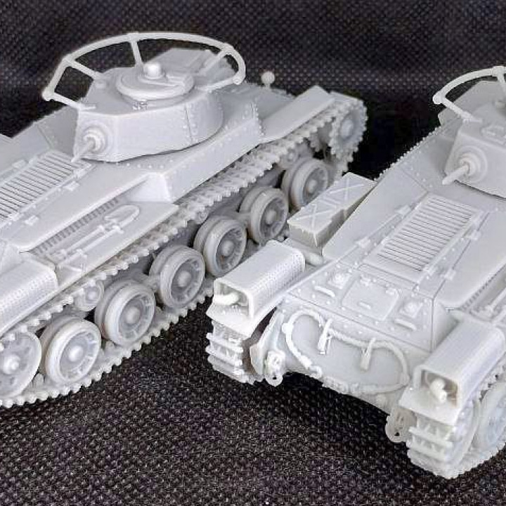 Type 97 Chi-Ha + Type 97 Shi-Ki Command Tank + 2 Tankmen (Japan, WW2) image