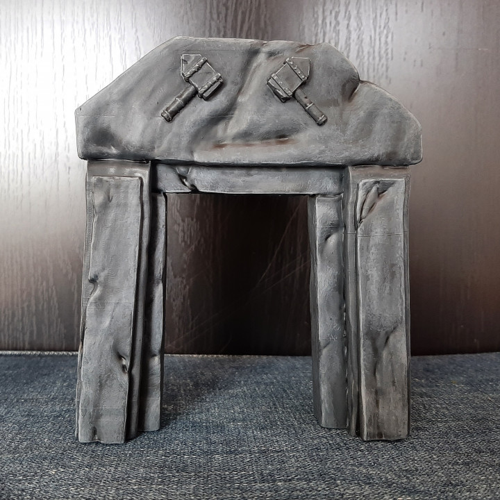 Dwarfen stone door / dungeon entrance