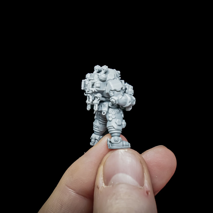 CLADE - Space Dwarf - 5 Man Squad with extras image