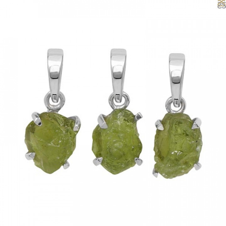 Dazzling Beauty Peridot Rough Pendant in Sterling Silver image