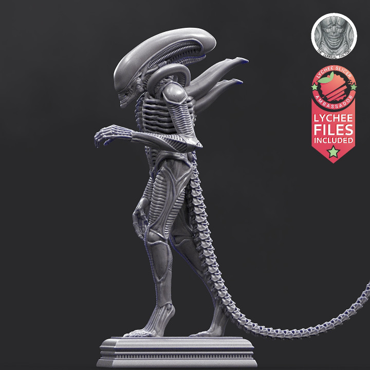 Xeno Titan Statue