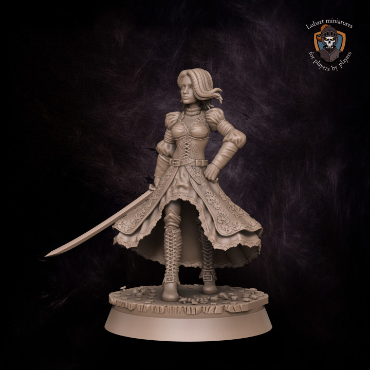 Pirate Queen 32mm pose1 image