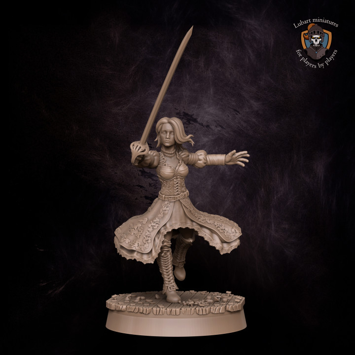 Pirate Queen 32mm pose2 image