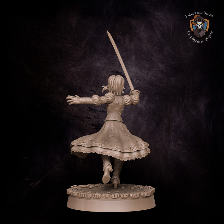 Pirate Queen 32mm pose2 image
