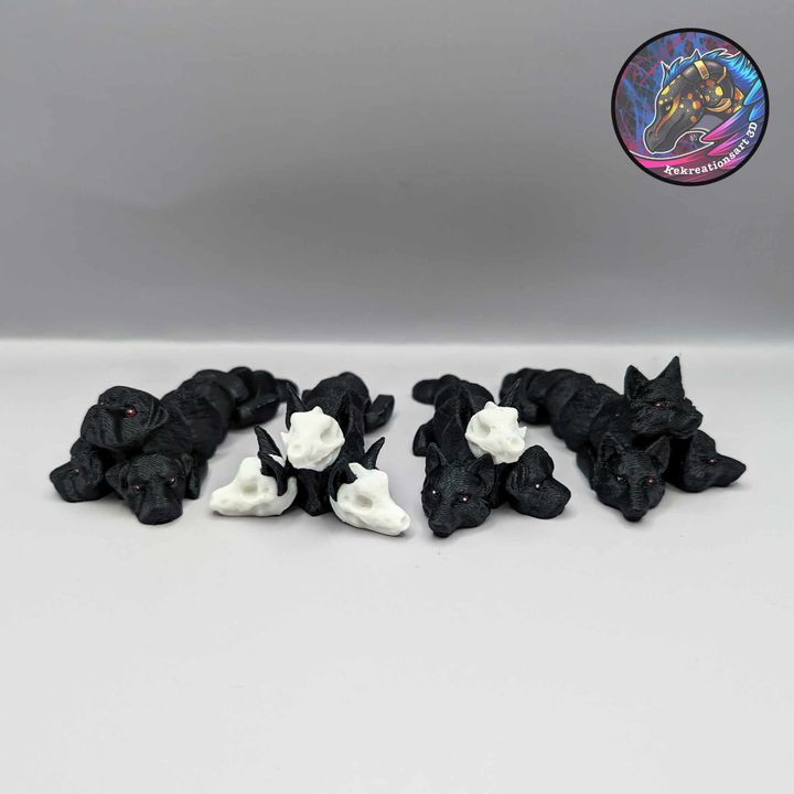 DIRGE OF CERBERUS - FINAL FANTASY VII - KEYCHAIN - CERBERUS
