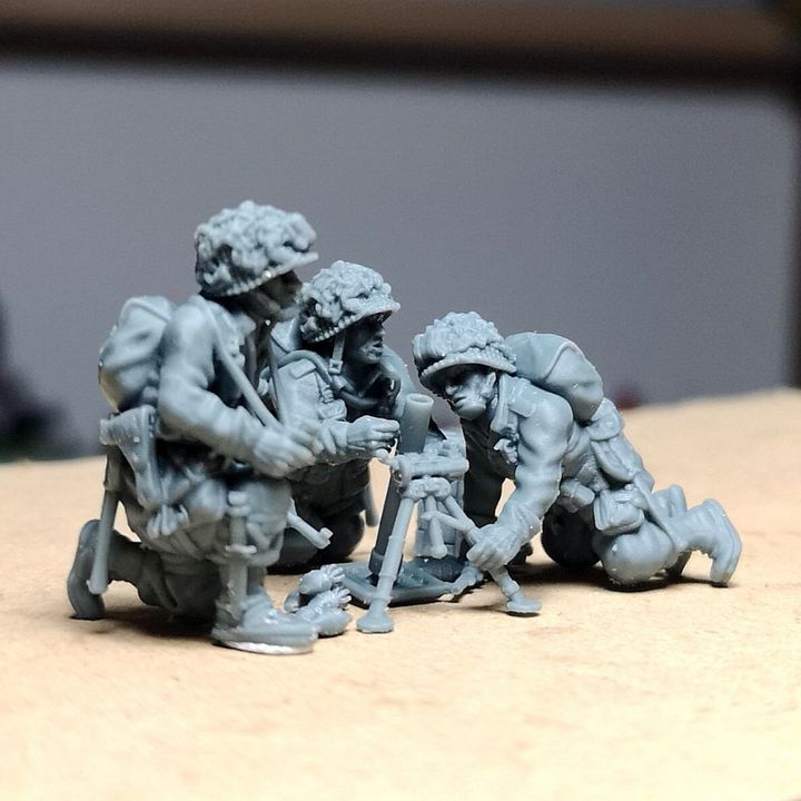 28mm US paratroopers, M2 Light Mortar and crew