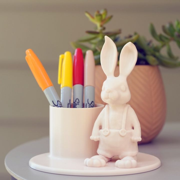 3D printed rainbow buy bunny pen holder