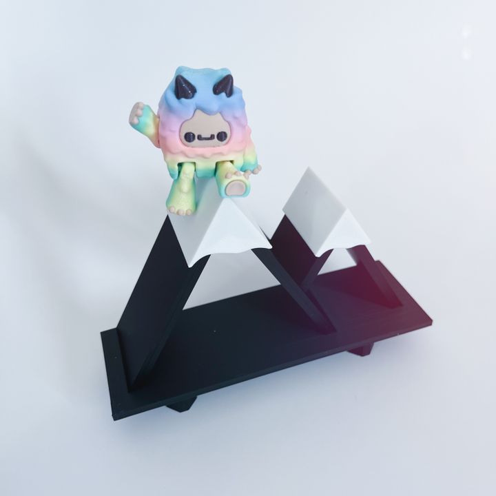 3D Printable Yeti Flexi and Mountain Shelf by Layersingreen
