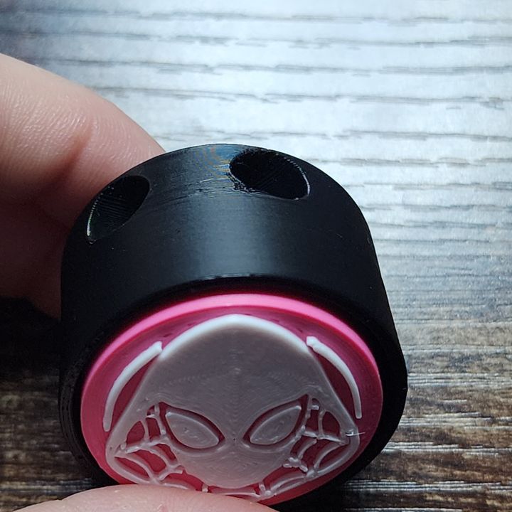 Descargar Ghost Spider Gwen Clicker Fidget and Keychain de Jambaby